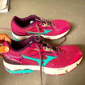 Mizuno Wave Legend 3